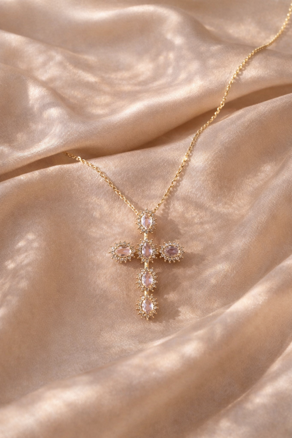 CELESTIAL NECKLACE IN PINK