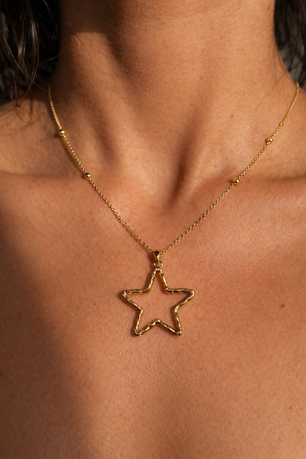 BARE STAR NECKLACE