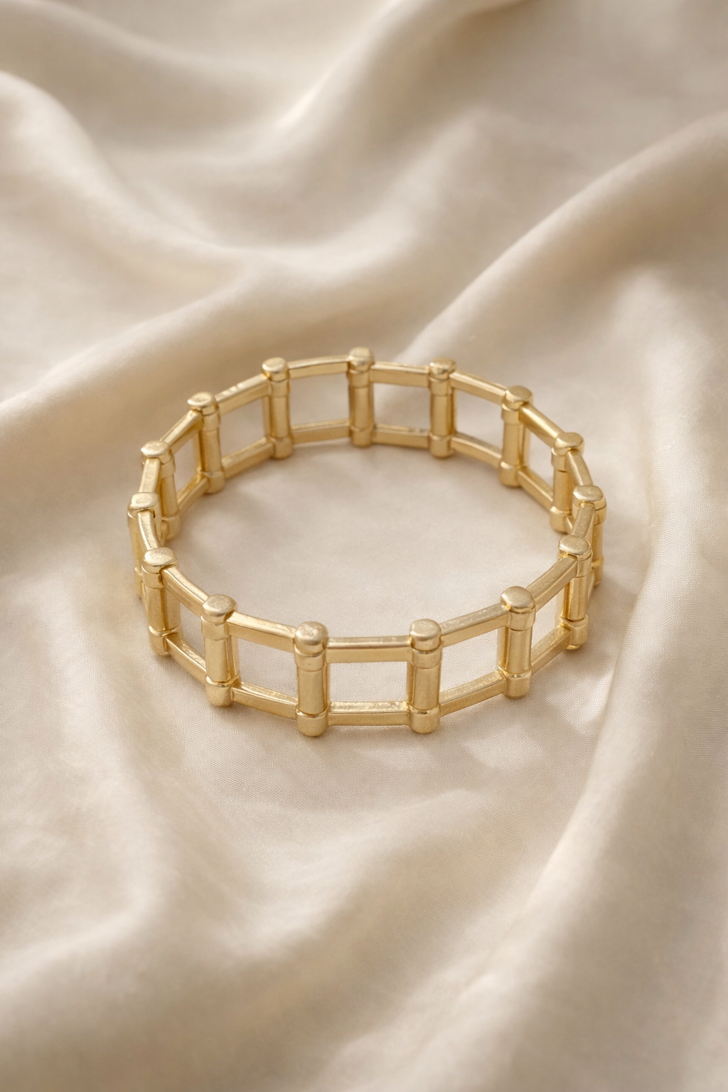 BOLD LINE GOLD CUFF