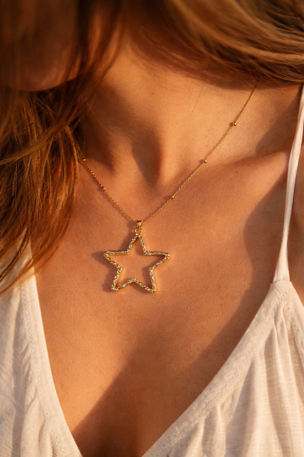 BARE STAR NECKLACE