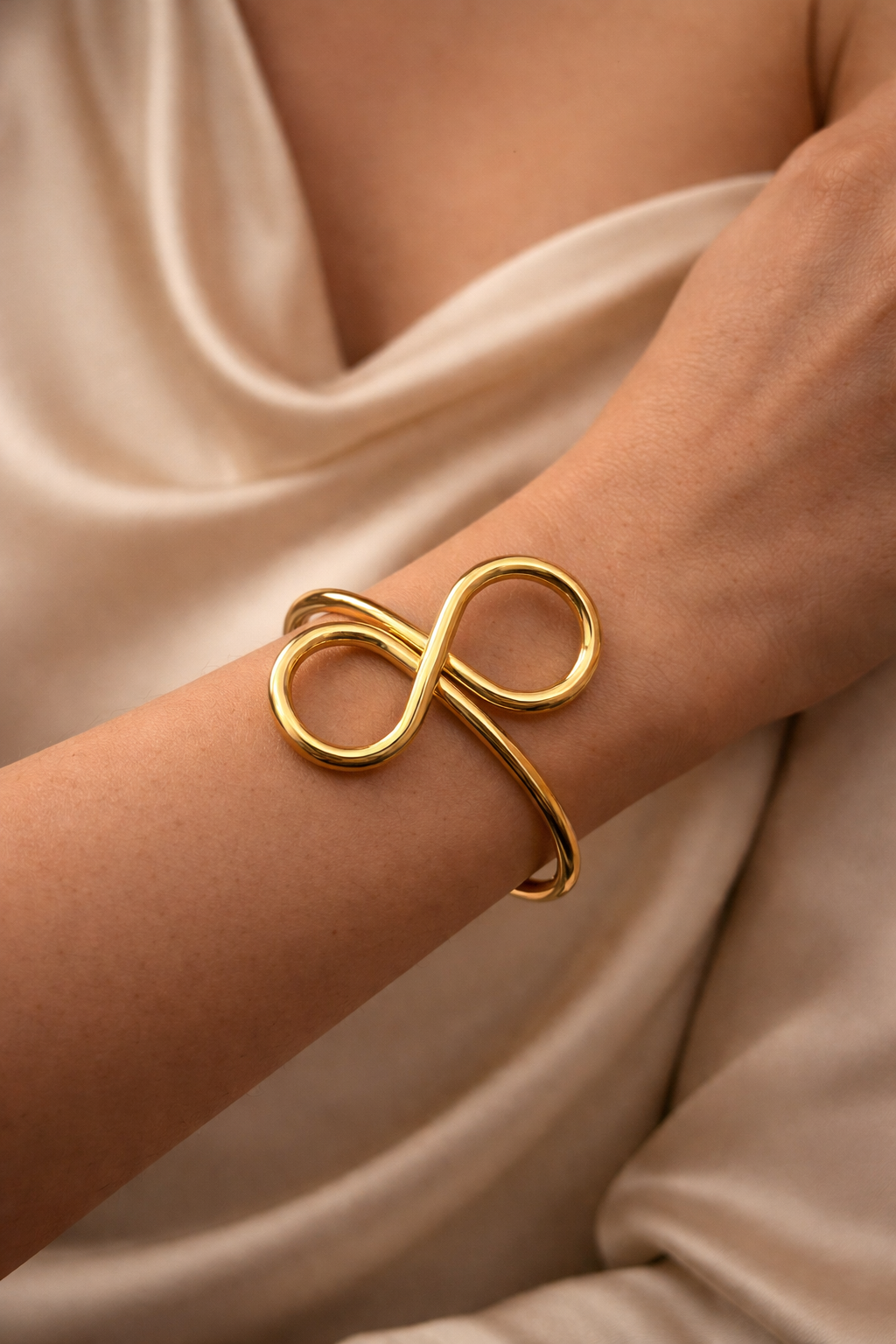 INFINITY BANGLE